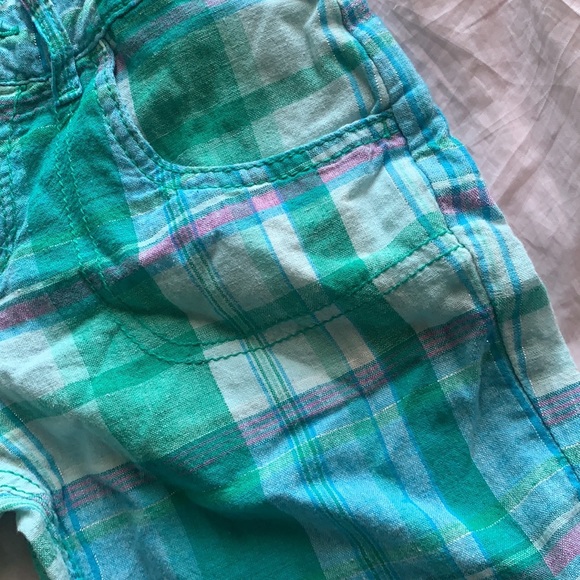 2 pairs of little girls plaid shorts - Picture 5 of 12